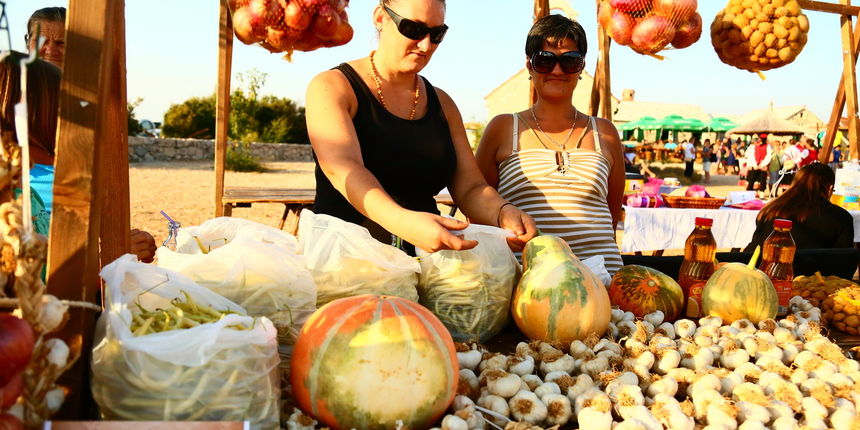 Sajam “Luka i igara” na vidikovcu Kamenjak Sajam “Luka i igara” na vidikovcu Kamenjak