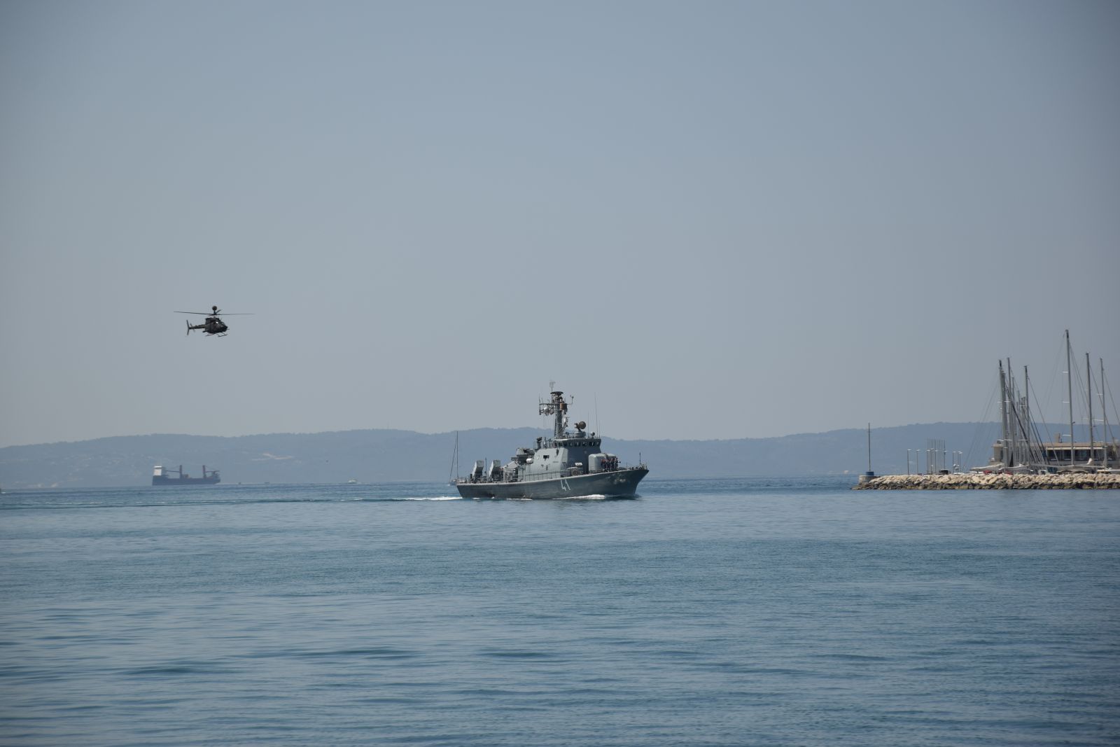 RTOP Vukovar i Kiowa Warrior na splitskoj rivi RTOP Vukovar i Kiowa Warrior na splitskoj rivi