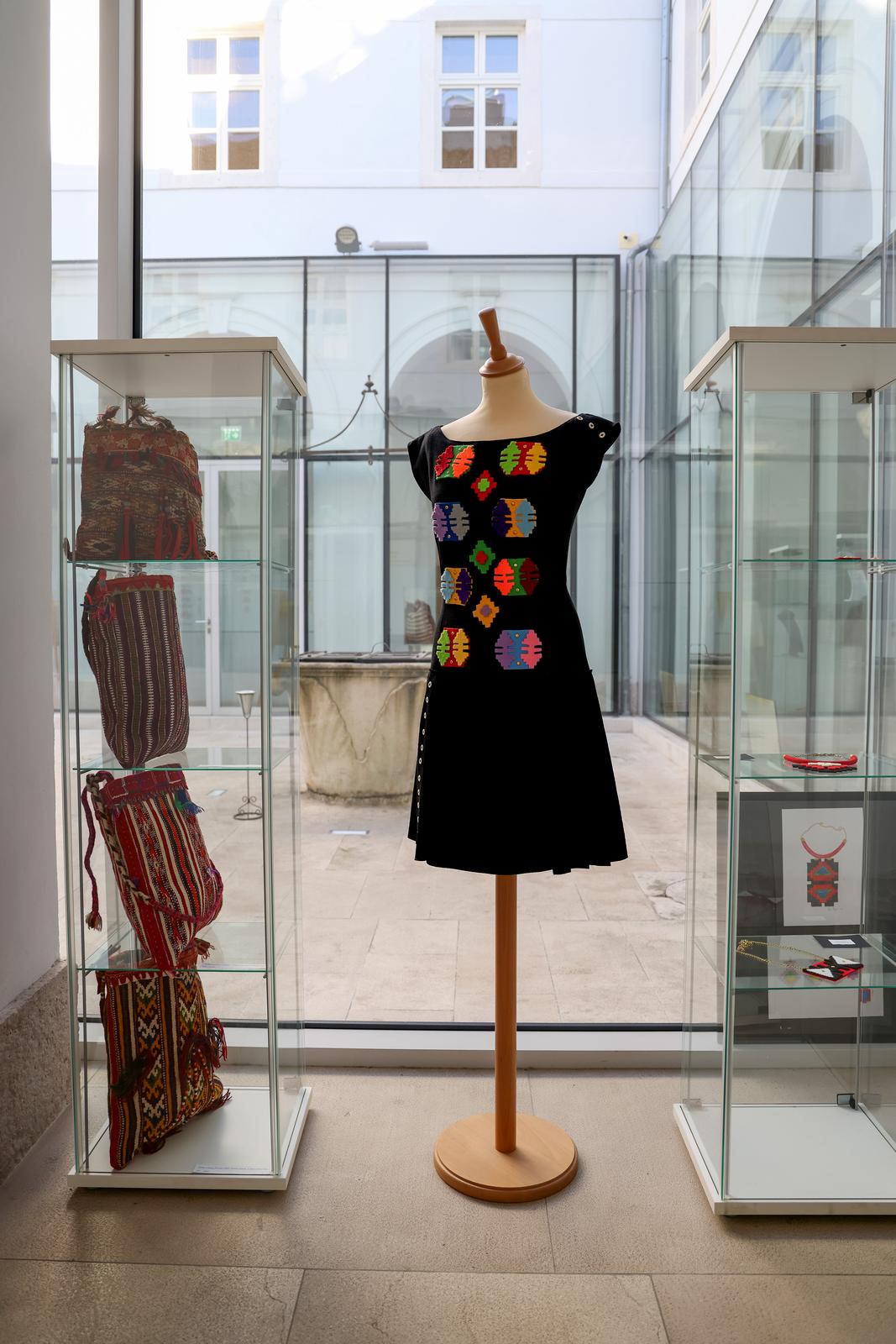 Kneževa palača: Otvorena izložba “Ornamentika sjeverne Dalmacije” Kneževa palača: Otvorena izložba “Ornamentika sjeverne Dalmacije”