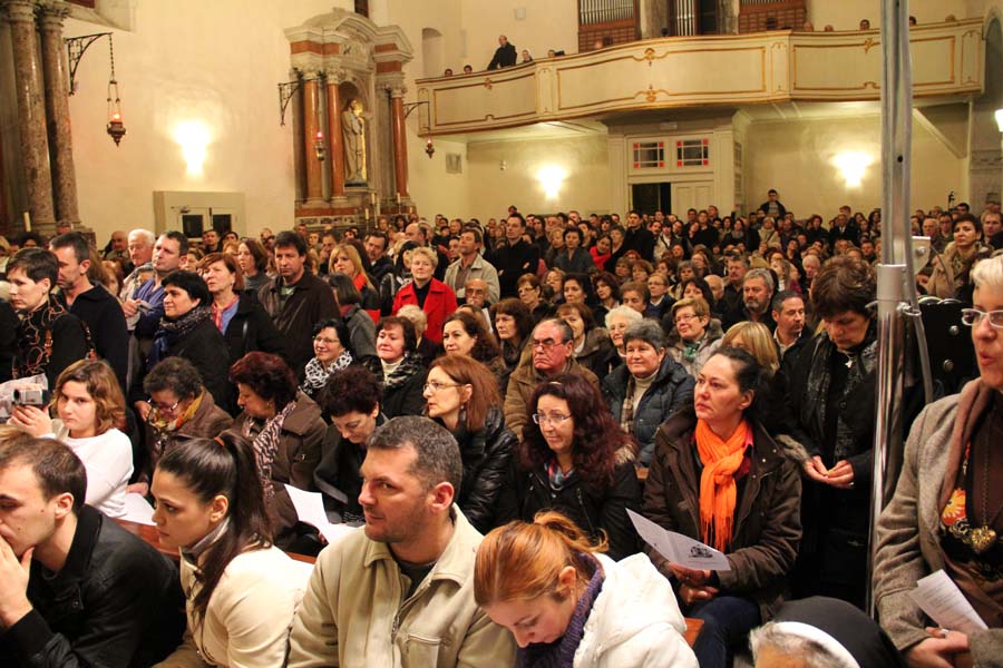 Klapski božićni koncert u crkvi sv. Frane ; foto Iva Perinčić Klapski božićni koncert u crkvi sv. Frane ; foto Iva Perinčić
