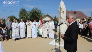 Bibinjci gradišćanskim Hrvatima darovali 1.82 metara visok kip sv. Roka Bibinjci gradišćanskim Hrvatima darovali 1.82 metara visok kip sv. Roka