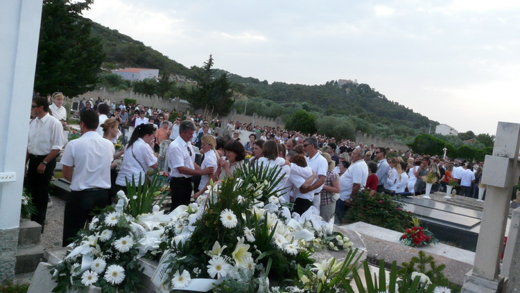 Tkon: Posljednji ispraćaj malenog anđela, Roka Ugrinića 7. lipnja 2011.