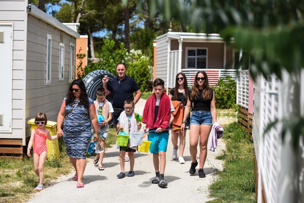 Obitelj Mandić uživa u ljetnim radostima u Zatonu Obitelj Mandić uživa u ljetnim radostima u Zatonu