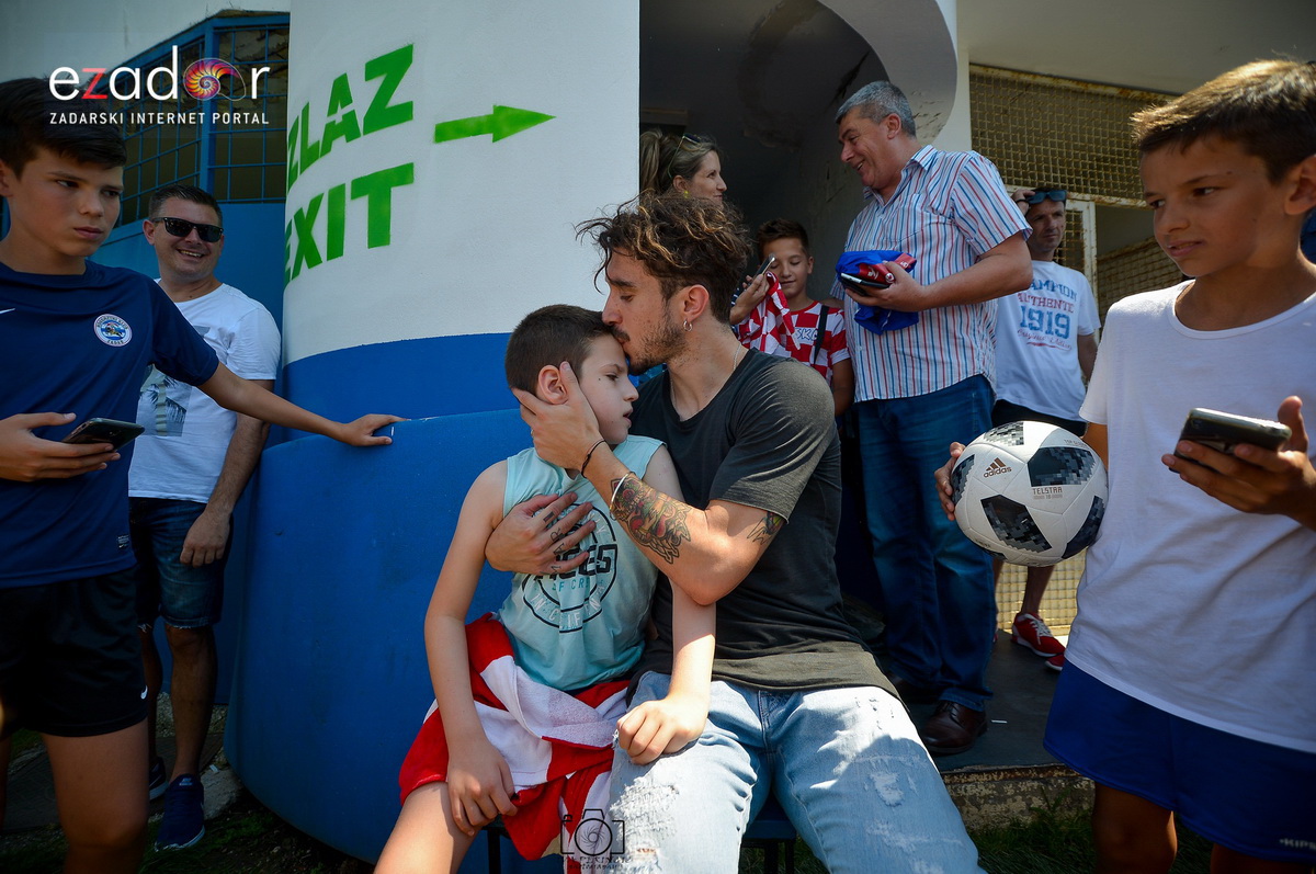 Zadarska vatrena četvorka na Stanovima se družila s mladim zadarskim nogometašima Zadarska vatrena četvorka na Stanovima se družila s mladim zadarskim nogometašima