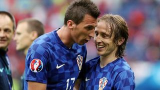 Slavlje igrača i navijača nakon pobjede nad Turskom. Photo: Goran Stanzl/PIXSELL Slavlje igrača i navijača nakon pobjede nad Turskom. Photo: Goran Stanzl/PIXSELL