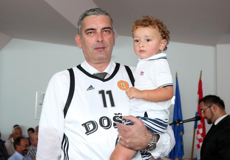 Stojko Vranković dobio nagradu za životno djelo Grada Drniša, Foto: Duško Jaramaz/PIXSELL