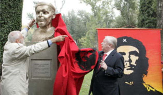 Spomenik Cheu u Beču (Foto: derstandard.at)