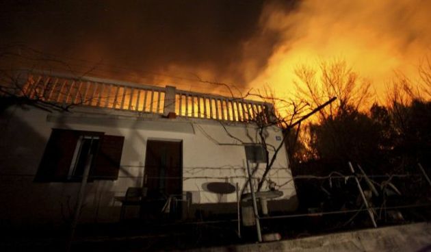 Sinoć čak 10 požara buknulo oko Solina i Omiša, foto- CROPIX