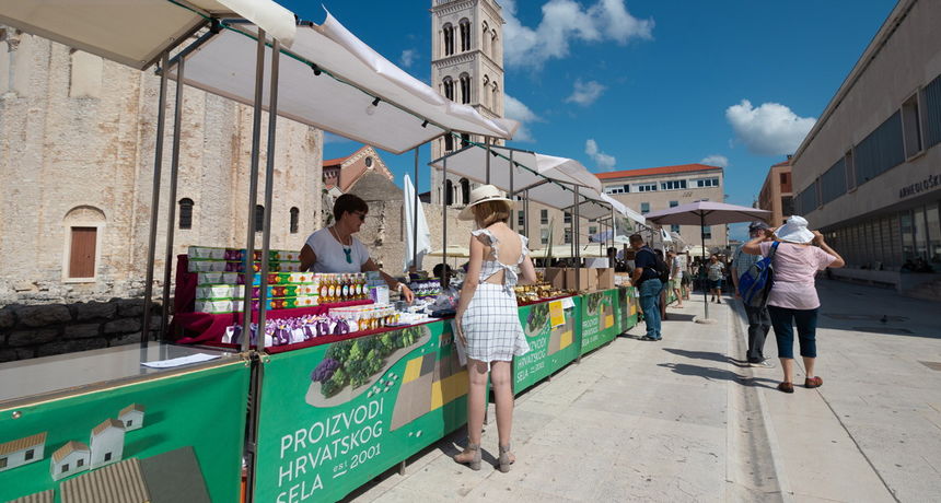 Sajam Proizvodi hrvatskog sela na zadarskom Forumu