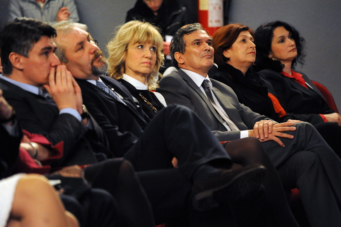 Zadar, 050413.
Veceras je u HNK Zadar odrzano predstavljanje liste koalicije SDP-HNS-HSU za Europski parlament. Na predstavljanju su govorili predsjednik SDP-a Zoran Milanovic, predsjednica HNS-a Vesna Pusic, predsjednik HSU-a Silvano Hrelja, te prvi na l Zadar, 050413.
Veceras je u HNK Zadar odrzano predstavljanje liste koalicije SDP-HNS-HSU za Europski parlament. Na predstavljanju su govorili predsjednik SDP-a Zoran Milanovic, predsjednica HNS-a Vesna Pusic, predsjednik HSU-a Silvano Hrelja, te prvi na l