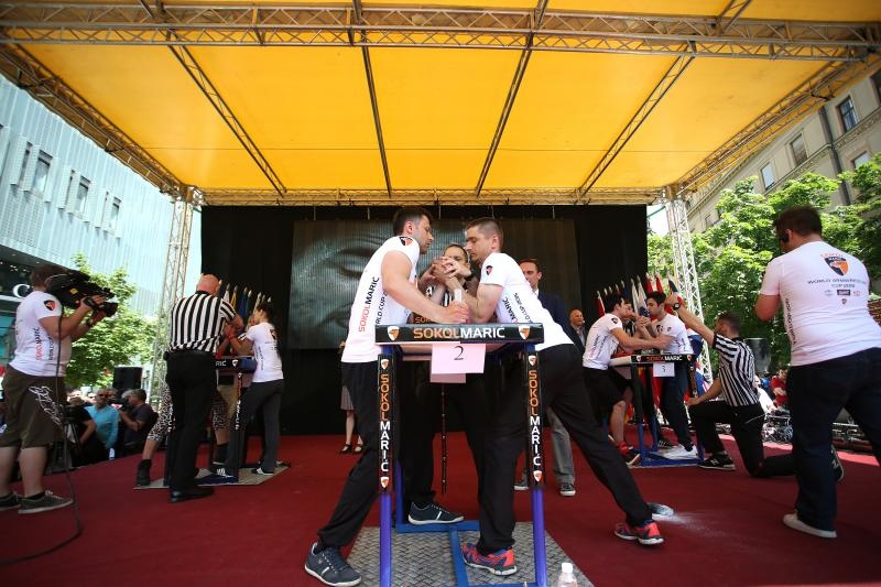 Na Cvjetnom trgu održan Svjetski kup u obaranju ruke Sokol Marić 2015, Foto: PIXSELL/Sanjin Strukić Na Cvjetnom trgu održan Svjetski kup u obaranju ruke Sokol Marić 2015, Foto: PIXSELL/Sanjin Strukić