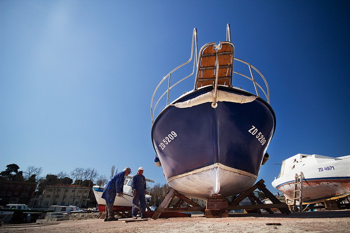 Jazine: Uređuju se barke i kaići, Foto: Saša Čuka