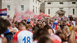 Navijačko ludilo u Zadru za vrijeme i nakon finala Svjetskog prvenstva Navijačko ludilo u Zadru za vrijeme i nakon finala Svjetskog prvenstva