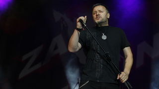 Split, 130610.
U Spaladium Areni odrzan je koncert na kojem je prikupljan novac koji ce biti iskoristen za pravnu pomoc hrvatskim generalima koji odgovaraju u Haagu i pred hrvatskim pravosudjem. Nastupali su Thompson, Oliver Dragojevic, KUD Cambi, Dalmati Split, 130610.
U Spaladium Areni odrzan je koncert na kojem je prikupljan novac koji ce biti iskoristen za pravnu pomoc hrvatskim generalima koji odgovaraju u Haagu i pred hrvatskim pravosudjem. Nastupali su Thompson, Oliver Dragojevic, KUD Cambi, Dalmati