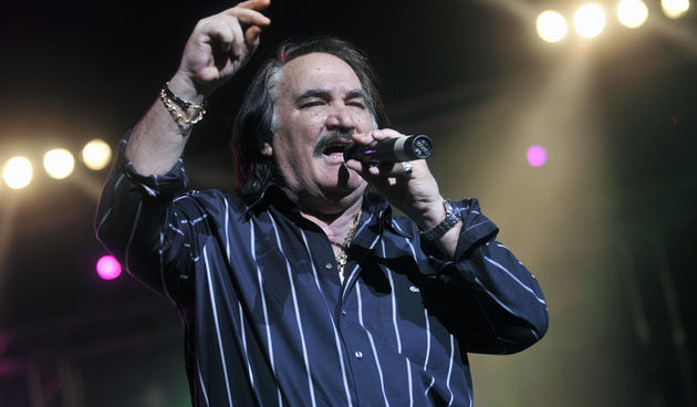 Zagreb, 190409.

Koncert Mise Kovaca u Areni Zagreb.

Na fotografiji: Miso Kovac.

Foto: Boris Kovacev / CROPIX