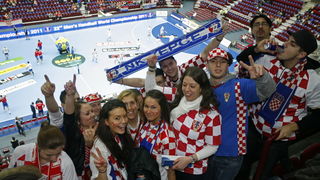 Malmo, 190111.
Malmo Arena, 22. svjetsko rukometno prvenstvo, utakmica izmedju Hrvatske i Srbije.
Na fotografiji: navijaci.
Foto: Ante Cizmic / CROPIX Malmo, 190111.
Malmo Arena, 22. svjetsko rukometno prvenstvo, utakmica izmedju Hrvatske i Srbije.
Na fotografiji: navijaci.
Foto: Ante Cizmic / CROPIX