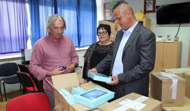 Grad Benkovac nabavio 88 tableta za učenike