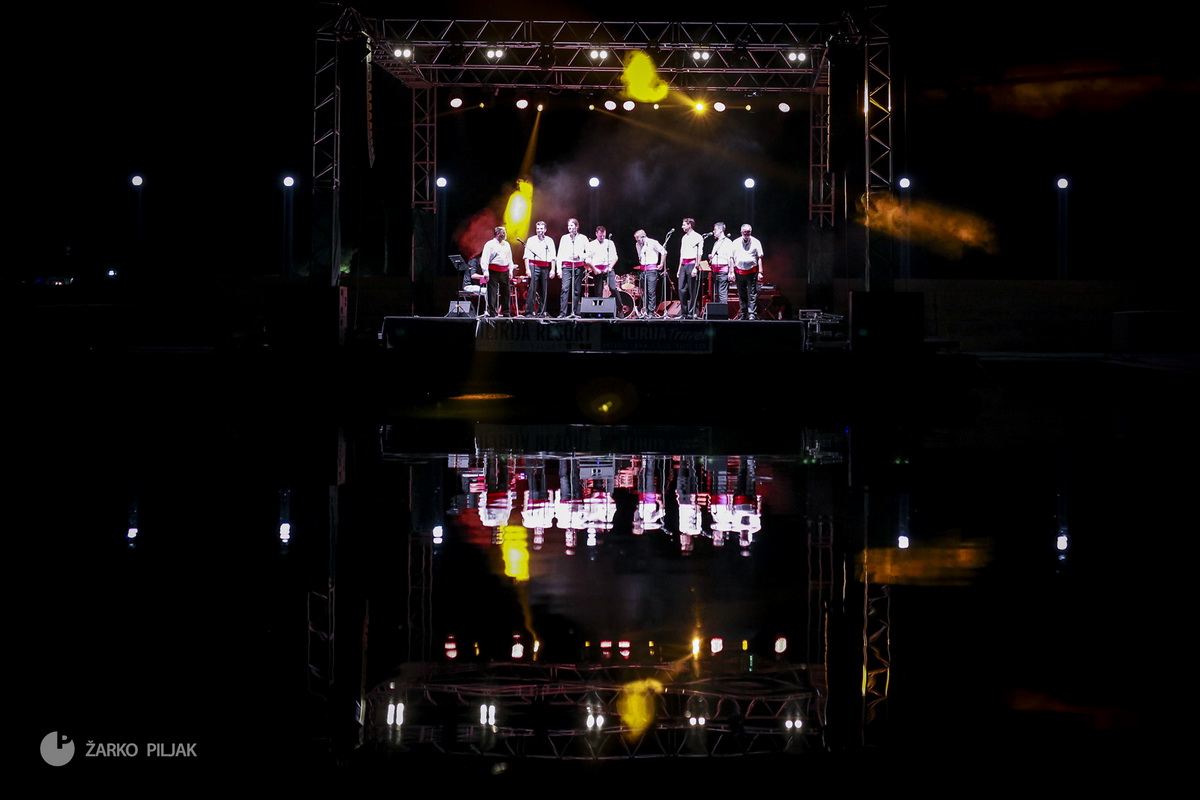 Zorica Kondža i klapa Cambi @ bazen Ilirije u Biogradu