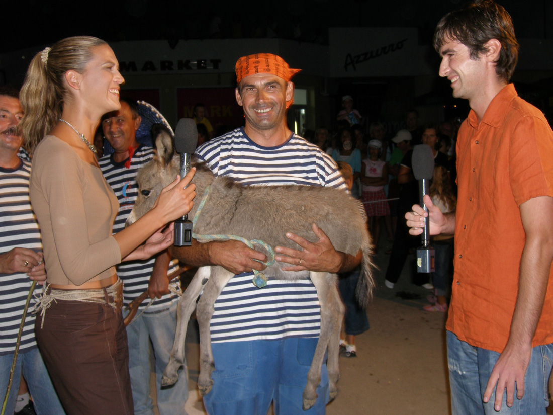 SUKOSAN, 13.08.2007. Trke tovarov, Noc svicarenja, klape Zapivajmo Kasijanu, vatromet