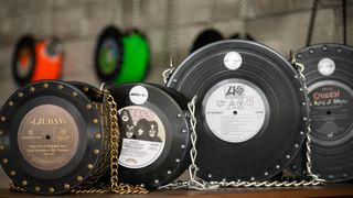 Miljana Jovičić proizvodi torbice od starih gramofonskih ploča