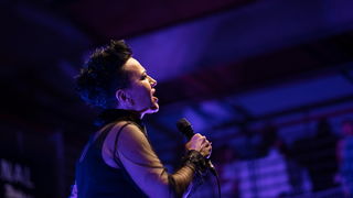 Veličanstvena Amira Medunjanin oduševila Zadrane u klubu Arsenal. Foto: Vinko Pešić Veličanstvena Amira Medunjanin oduševila Zadrane u klubu Arsenal. Foto: Vinko Pešić