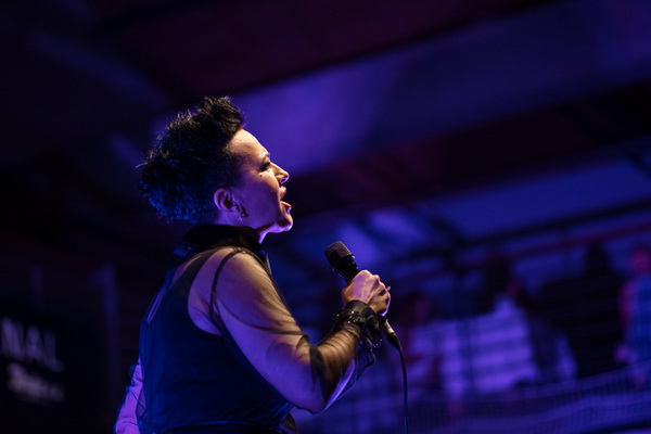 Veličanstvena Amira Medunjanin oduševila Zadrane u klubu Arsenal. Foto: Vinko Pešić Veličanstvena Amira Medunjanin oduševila Zadrane u klubu Arsenal. Foto: Vinko Pešić