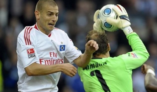 Mladen Petrić i Jens Lehman, Foto: AP Photo