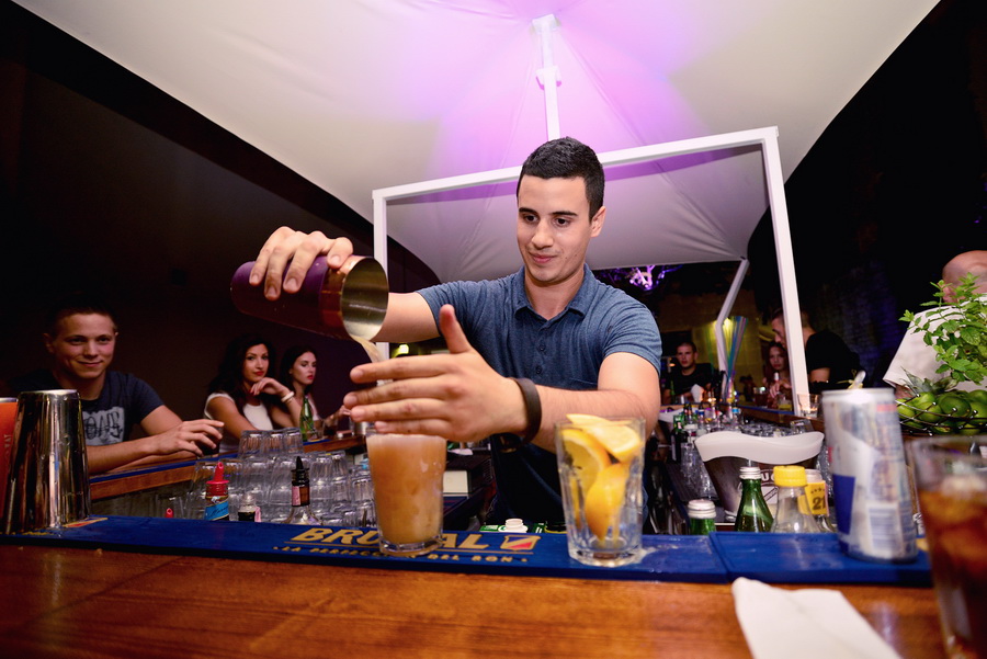 TEATRO BAR Otvorenje ljetne terase uz Violina energy performance TEATRO BAR Otvorenje ljetne terase uz Violina energy performance