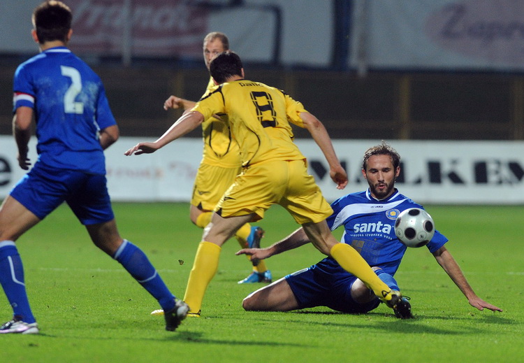 Zapresic, 151010.
Stadion NK Inter, 1. HNL, 11. kolo, seniori, susret NK Inter i NK Zadar.
Na slici: Antun Palic 8, Ante Puljic 18.
Foto: Damir Krajac / CROPIX Zapresic, 151010.
Stadion NK Inter, 1. HNL, 11. kolo, seniori, susret NK Inter i NK Zadar.
Na slici: Antun Palic 8, Ante Puljic 18.
Foto: Damir Krajac / CROPIX