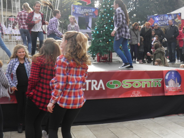 OLYMPUS DIGITAL CAMERA OLYMPUS DIGITAL CAMERA