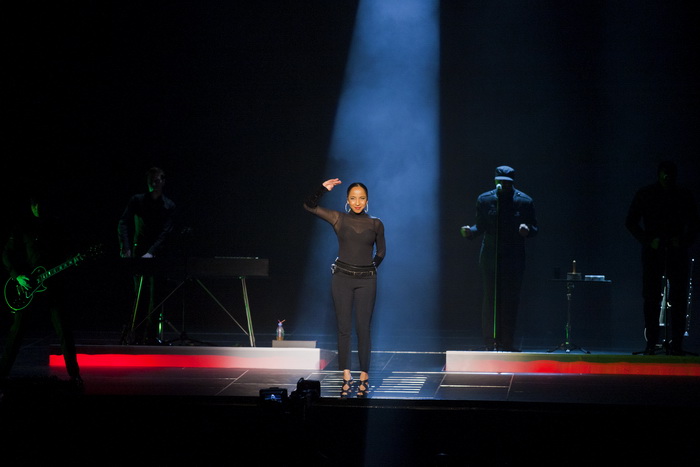 Zagreb, 221111.
Britanska skupina Sade predvodjena karizmatcnom pjevacicom Sade Adu odrzala je veceras koncert u Areni Zagreb u sklopu svoje turneje Sade Live.
Foto: Neja Markicevic / CROPIX