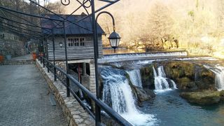 Prijepodne u Cazinu, Kostelski buk i posjet tvrđavi Ostrožac