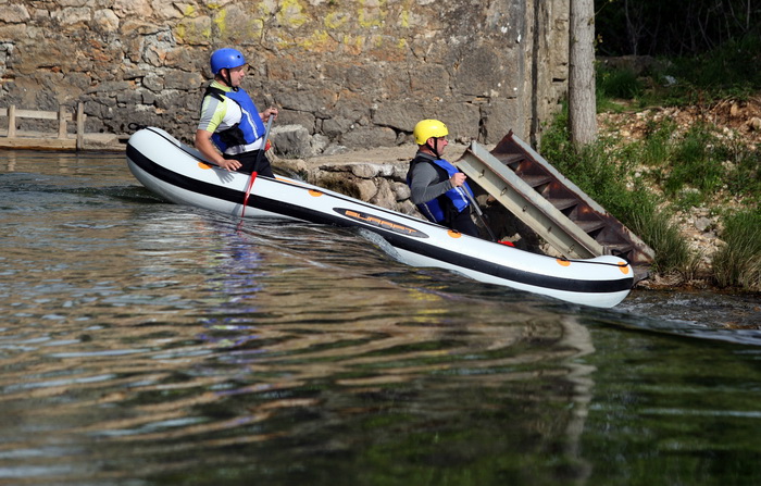 Zadar, Zrmanja, 270413.
Rijeka Zrmanja.
8. hrvatska rafting regata Zrmanja 2013. Organizator regate je Riva rafting centar, putnicka agencija d.o.o.
Na fotografiji: detalj sa regate.
Foto: Jure Miskovic / CROPIX Zadar, Zrmanja, 270413.
Rijeka Zrmanja.
8. hrvatska rafting regata Zrmanja 2013. Organizator regate je Riva rafting centar, putnicka agencija d.o.o.
Na fotografiji: detalj sa regate.
Foto: Jure Miskovic / CROPIX