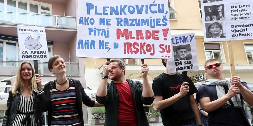 Forum mladih SDP-a održao performans vezano za aferu “Hotmail Agrokor”