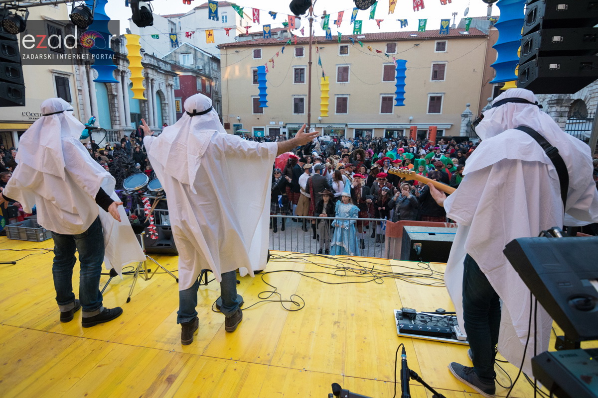 Zadarski karneval 2018: Povorka maškaranih skupina od Gradskih vrata preko Foruma do Narodnog trga Zadarski karneval 2018: Povorka maškaranih skupina od Gradskih vrata preko Foruma do Narodnog trga