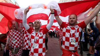 Divovska hrvatska zastava razvijena u centru Nižnji Novgoroda