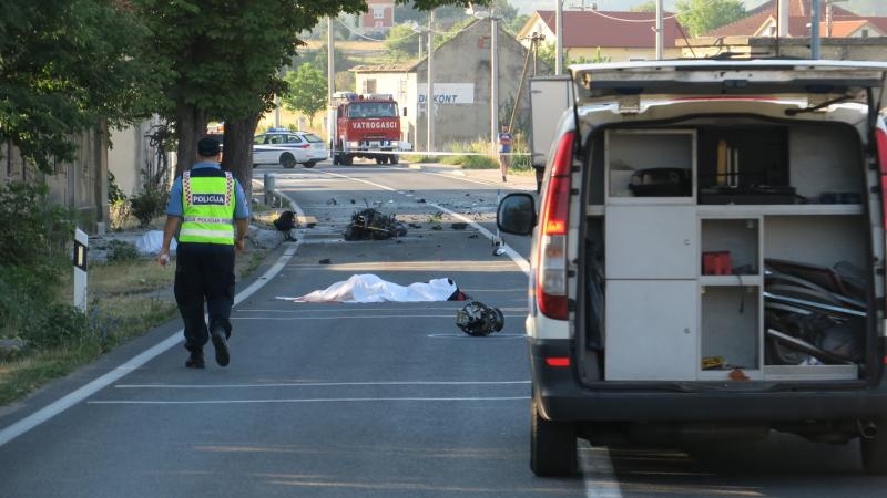 Troje mrtvih u stravičnoj prometnoj nesreći kod Trilja