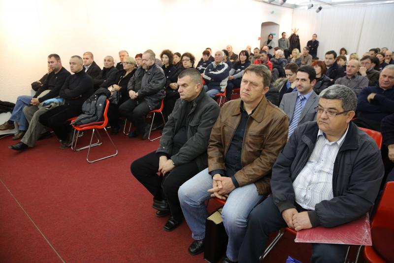 15.01.2014., Zadar – Predstavljanje knjige “Slucaj Perkovic: spasavanje zlocinacke buducnosti” prof. dr. sc. Josipa Jurcevica u znanstvenoj knjiznici. Photo: Filip Brala/PIXSELL 15.01.2014., Zadar – Predstavljanje knjige “Slucaj Perkovic: spasavanje zlocinacke buducnosti” prof. dr. sc. Josipa Jurcevica u znanstvenoj knjiznici. Photo: Filip Brala/PIXSELL