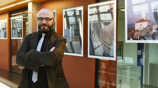 Na Filozofskom fakultetu Sveucilista u Zagrebu otvorena je izlozba i odrzano predavanje Legende svjetla. Predavanje i izlozba organizirani su uz visoko pokroviteljstvo Ureda Tonina Picule, zastupnika u Europskom parlamentu i potpredsjednika Medjuskupine z