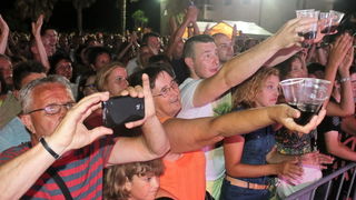 Virsko ljeto 2016: Tomislav Bralić i klapa Intrade oduševili 12 tisuća obožavatelja na virskoj rivi Virsko ljeto 2016: Tomislav Bralić i klapa Intrade oduševili 12 tisuća obožavatelja na virskoj rivi