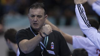 Zaragoza, Spanjolska, 230113.
Gradska dvorana Principe Felipe.
Svjetsko prvenstvo u rukometu za muskarce Spanjolska 2013.
Utakmica cetvrtfinala izmedju reprezentacija Hrvatske i Francuske.
Na fotografiji: izbornik Slavko Goluza.
Foto: Ante Cizmic / CROPIX Zaragoza, Spanjolska, 230113.
Gradska dvorana Principe Felipe.
Svjetsko prvenstvo u rukometu za muskarce Spanjolska 2013.
Utakmica cetvrtfinala izmedju reprezentacija Hrvatske i Francuske.
Na fotografiji: izbornik Slavko Goluza.
Foto: Ante Cizmic / CROPIX