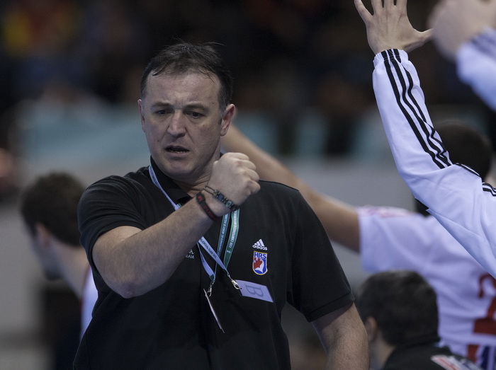 Zaragoza, Spanjolska, 230113.
Gradska dvorana Principe Felipe.
Svjetsko prvenstvo u rukometu za muskarce Spanjolska 2013.
Utakmica cetvrtfinala izmedju reprezentacija Hrvatske i Francuske.
Na fotografiji: izbornik Slavko Goluza.
Foto: Ante Cizmic / CROPIX Zaragoza, Spanjolska, 230113.
Gradska dvorana Principe Felipe.
Svjetsko prvenstvo u rukometu za muskarce Spanjolska 2013.
Utakmica cetvrtfinala izmedju reprezentacija Hrvatske i Francuske.
Na fotografiji: izbornik Slavko Goluza.
Foto: Ante Cizmic / CROPIX