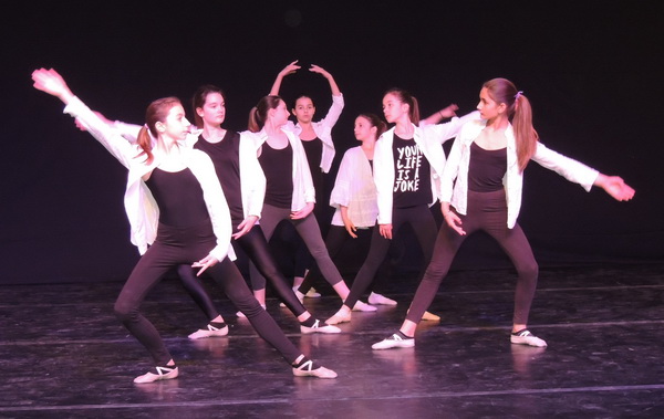 Plesni spektakl prvog dana 2. “Festivala plesa – Pag 2016” Plesni spektakl prvog dana 2. “Festivala plesa – Pag 2016”