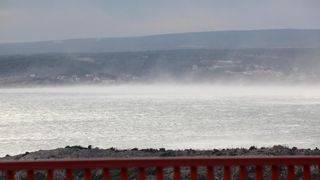 Opis 25.01.2014., Zadar – Nakon dugog perioda izuzetno toplog vremena, dugo (ne)ocekivani snijeg i bura ohladili su podrucje Zadarske zupanije. Photo: Filip Brala/PIXSELL Autor Filip Brala/PIXSELL KLJUČNE RIJEČI Zadar, bura, velebit, zima, snijeg, vri Opis 25.01.2014., Zadar – Nakon dugog perioda izuzetno toplog vremena, dugo (ne)ocekivani snijeg i bura ohladili su podrucje Zadarske zupanije. Photo: Filip Brala/PIXSELL Autor Filip Brala/PIXSELL KLJUČNE RIJEČI Zadar, bura, velebit, zima, snijeg, vri