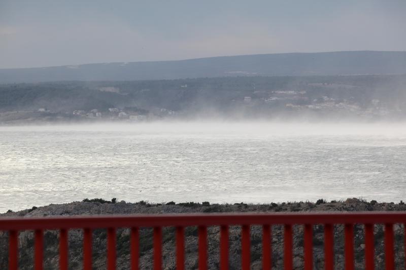 Opis 25.01.2014., Zadar – Nakon dugog perioda izuzetno toplog vremena, dugo (ne)ocekivani snijeg i bura ohladili su podrucje Zadarske zupanije. Photo: Filip Brala/PIXSELL Autor Filip Brala/PIXSELL KLJUČNE RIJEČI Zadar, bura, velebit, zima, snijeg, vri Opis 25.01.2014., Zadar – Nakon dugog perioda izuzetno toplog vremena, dugo (ne)ocekivani snijeg i bura ohladili su podrucje Zadarske zupanije. Photo: Filip Brala/PIXSELL Autor Filip Brala/PIXSELL KLJUČNE RIJEČI Zadar, bura, velebit, zima, snijeg, vri