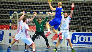 U doista sjajnoj atmosferi koju je stvorilo oko 5000 navijača iz cijele Hrvatske, naši su rukometni reprezentativci remizirali sa Švedskom i to s rezultatom 25-25. Bila je to ‘kaubojima’ pretposljednja pripremna utakmica uoči Olimpijskih igara