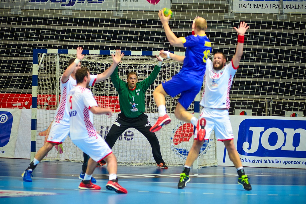 U doista sjajnoj atmosferi koju je stvorilo oko 5000 navijača iz cijele Hrvatske, naši su rukometni reprezentativci remizirali sa Švedskom i to s rezultatom 25-25. Bila je to ‘kaubojima’ pretposljednja pripremna utakmica uoči Olimpijskih igara