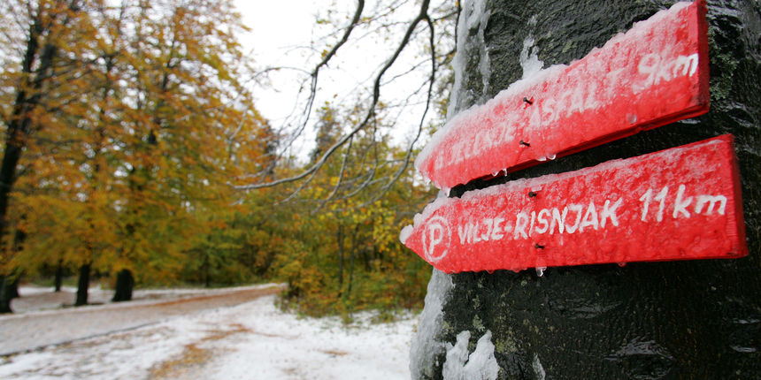 Prvi ovosezonski snijeg zabijelio je Platak, omiljeno izletiste i skijaliste Rijecana. Foto: Zeljko Sop / CROPIX Prvi ovosezonski snijeg zabijelio je Platak, omiljeno izletiste i skijaliste Rijecana. Foto: Zeljko Sop / CROPIX