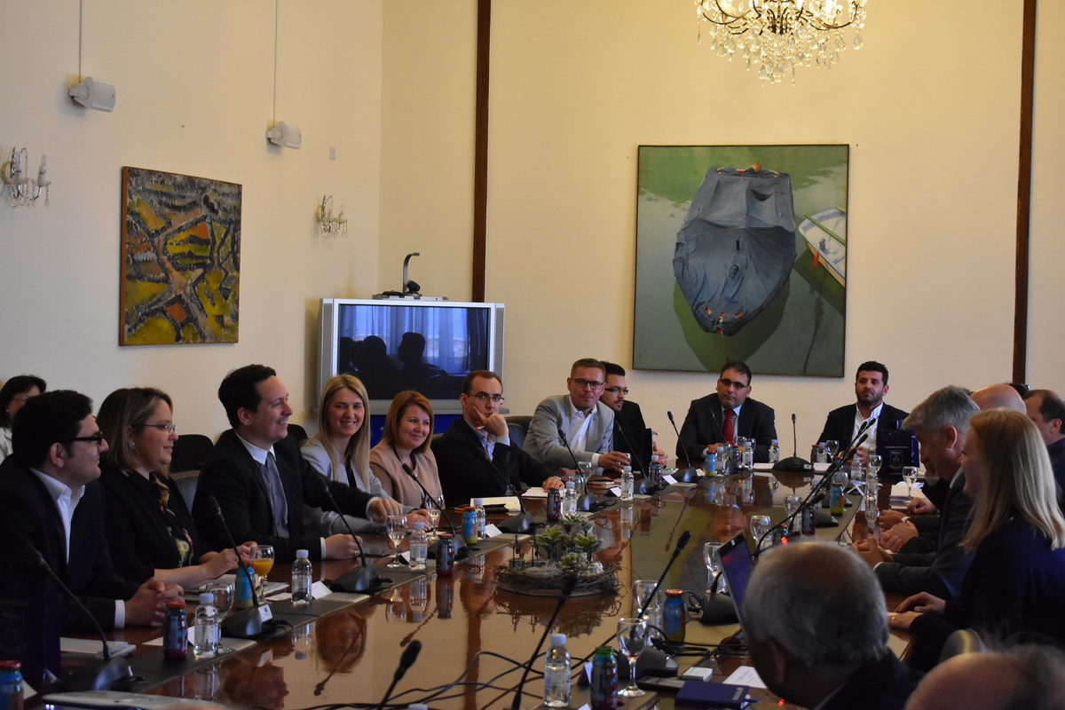 Predstavnici dvadesetak stranih veleposlanstva u posjetu Zadarskoj županiji Predstavnici dvadesetak stranih veleposlanstva u posjetu Zadarskoj županiji