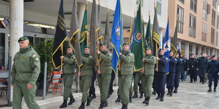 Svečani mimohod postrojbi u povodu proslave 23. obljetnice VRO Maslenica. Foto: Iva Perinčić